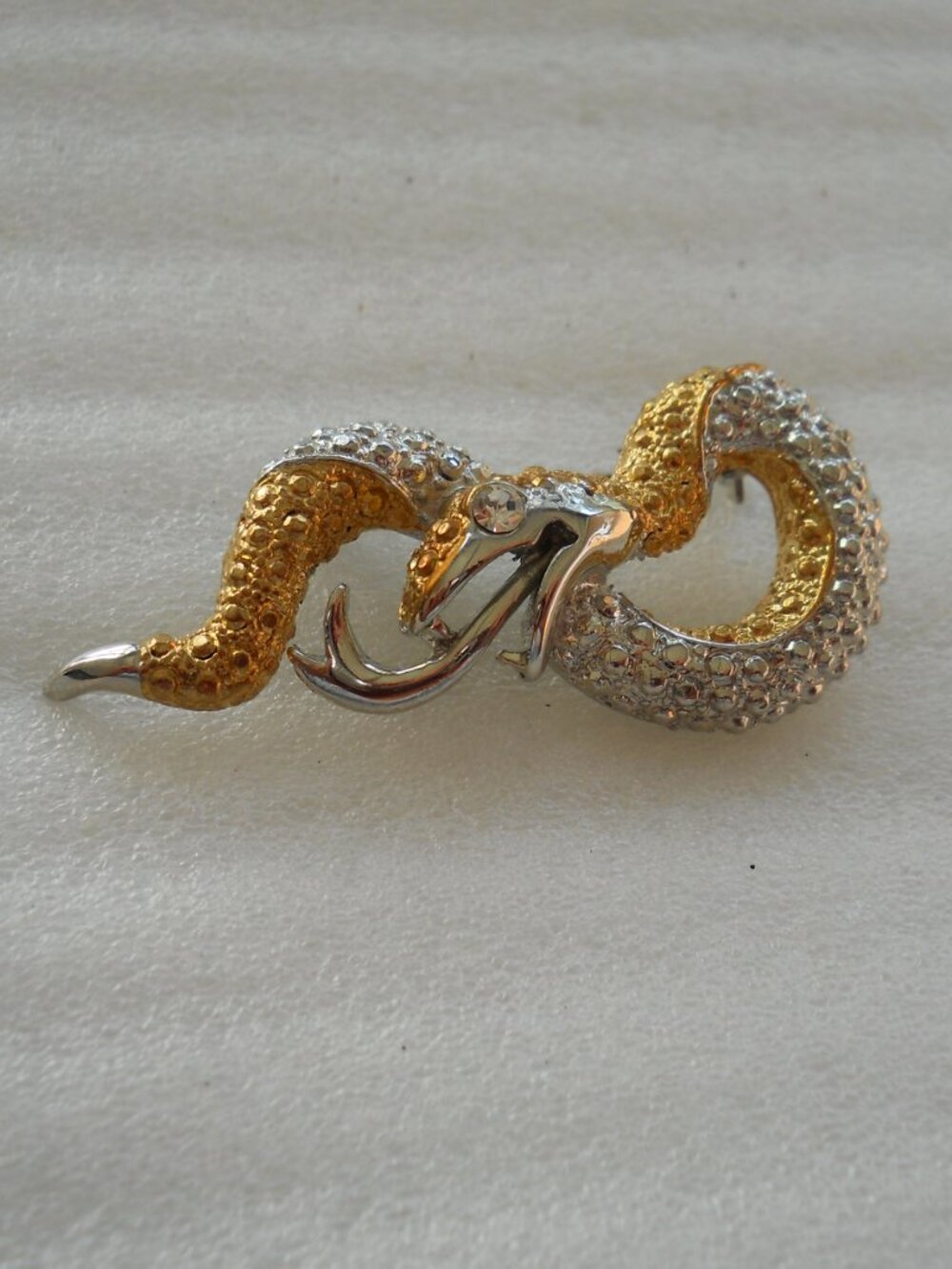 Snake Pin    1030